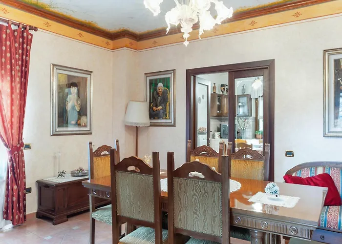 In With Pool And Nature * Tagliacozzo