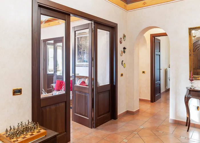 Villa In With Pool And Nature