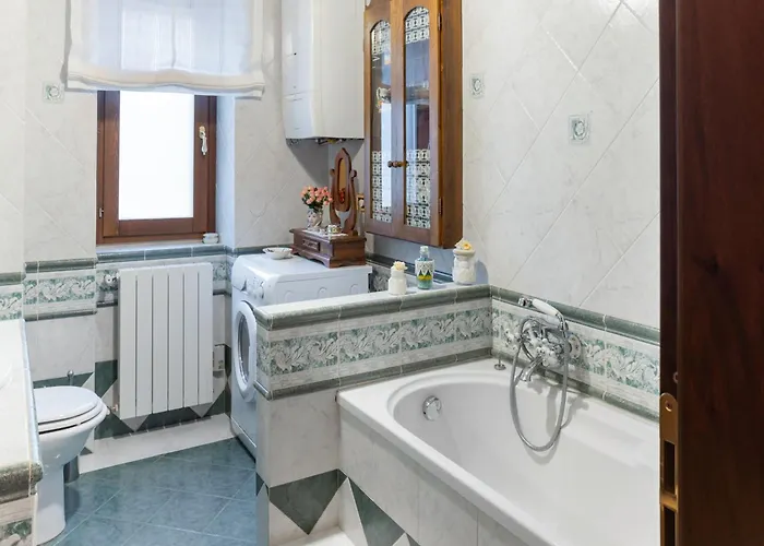 In With Pool And Nature * Tagliacozzo